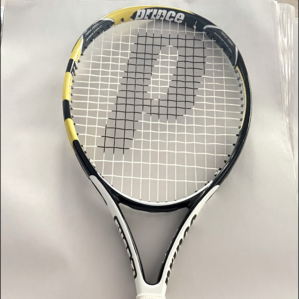 MOVING SALE  - 27 “ Prince Tennis TiTANiUM🎾 Racket with SWEET SPOT EXPANSION
